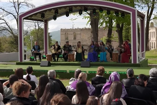 Şuşada keçirilən "Xarıbülbül" festivalı konsert proqramı ilə başa çatdı - FOTO - VİDEO