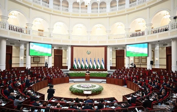 Özbəkistanda latın əlifbası ilə bağlı qanun qəbul edildi