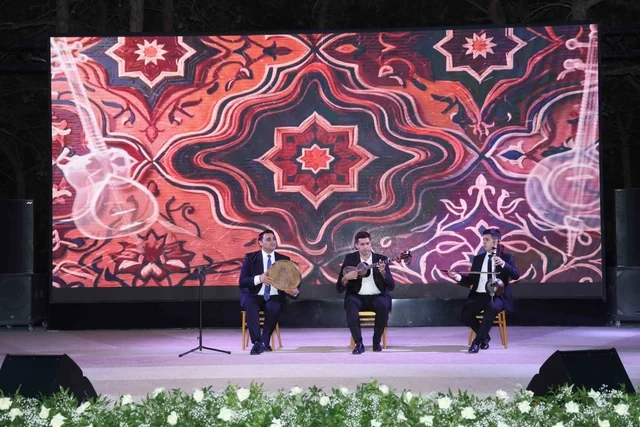 Xətai rayonunda Beynəlxalq Azərbaycan Muğamı və Musiqisi Günü münasibətilə konsert təşkil olunub