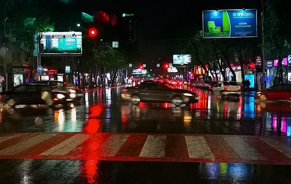 Tbilisidə güclü yağışlar: Metro stansiyaları su altında qaldı - VİDEO