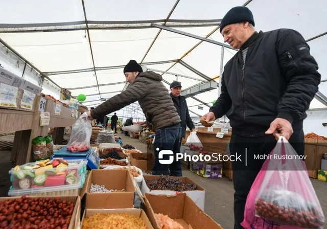 Novruz süfrələri üçün kənd qoxusu: Yarmarkada qiymət fərqi - REPORTAJ