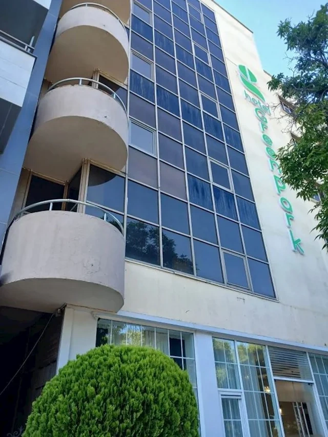 Sabiq komitə sədrinin tikdirdiyi hotel müsadirə olunaraq satışa çıxarıldı - Foto