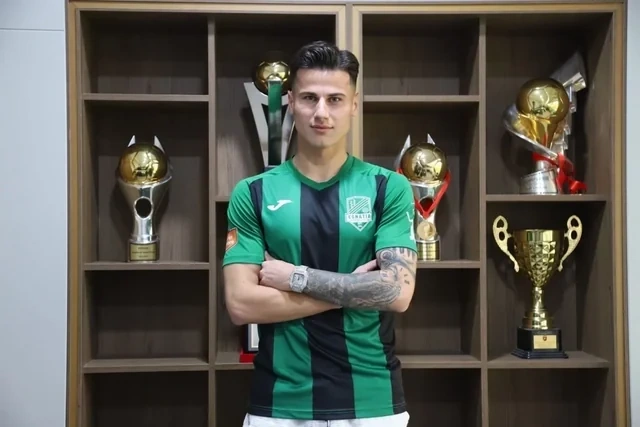 Azərbaycanlı futbolçunun ölkədən çıxışına qadağa qoyuldu, klubu onu cərimələdi - FOTO