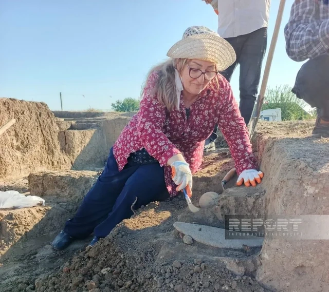 Cəlilabadda sensasiyalı tapıntı: Cənubi Qafqazda analoqu olmayan daş kürə aşkarlandı - FOTO
