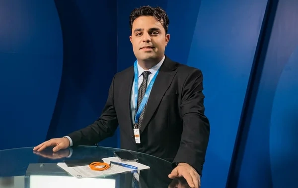 Murad Axundov iki həftə sonra vəzifəsindən ayrıldı