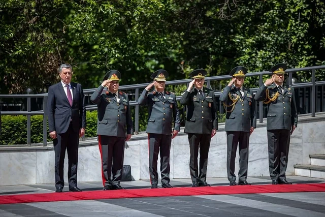 Azərbaycan və Gürcüstan müdafiə nazirləri görüşüb - FOTO