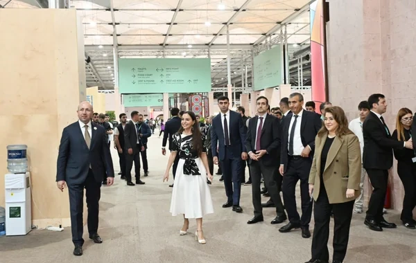 Leyla və Arzu Əliyevalar "Urban Expo" sərgisi ilə tanış olublar - FOTO