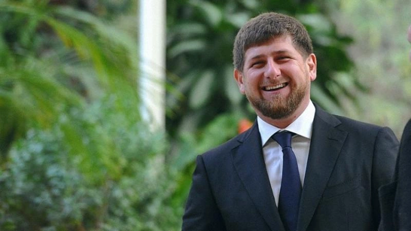 Kadırov “düşməni” Süleyman Kərimovu “qardaş” adlandırdı