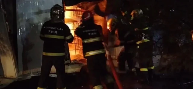 Bakıda güclü YANĞIN: Hadisə yerindən GÖRÜNTÜLƏR - FOTO - VİDEO