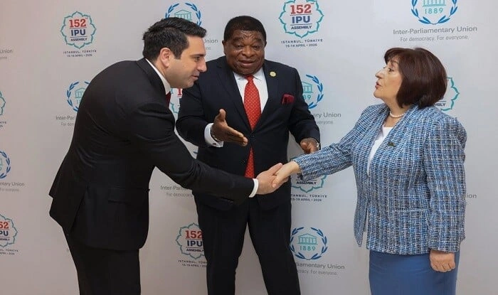 Simonyan Qafarova ilə görüşdən yazdı: Razılaşdıq... - Foto