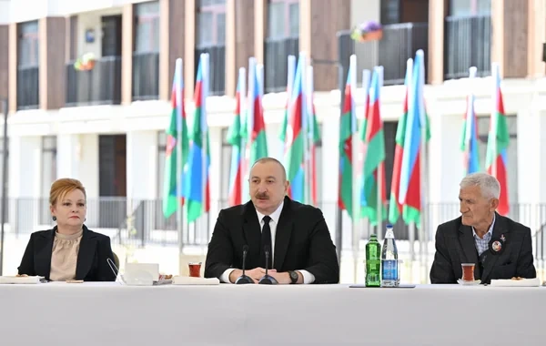 Prezident: "Ulu öndər Heydər Əliyevin Azərbaycan tarixində rolu danılmazdır"