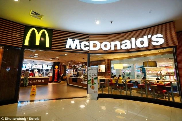 Ruslar “MakDonalds” əvəzinə ABŞ hərbi bazasına girdilər