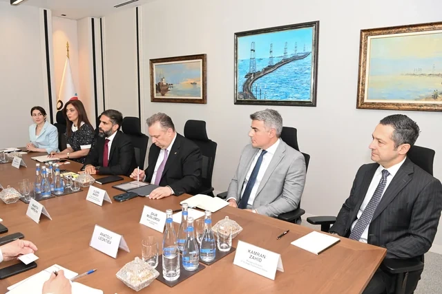 SOCAR və "Shell" şirkətləri süni intellektin tətbiqi sahəsində əməkdaşlıq imkanlarını nəzərdən keçiriblər