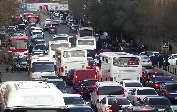 114 saylı marşrutdan şikayət: "Soyuqdan donuruq, oturacaqlar sınıqdır"