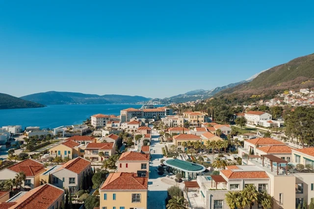 "PAŞA Real Estate Qrup"un rəhbərliyi Monteneqronun baş naziri ilə investisiya və turizmin inkişafını müzakirə edib