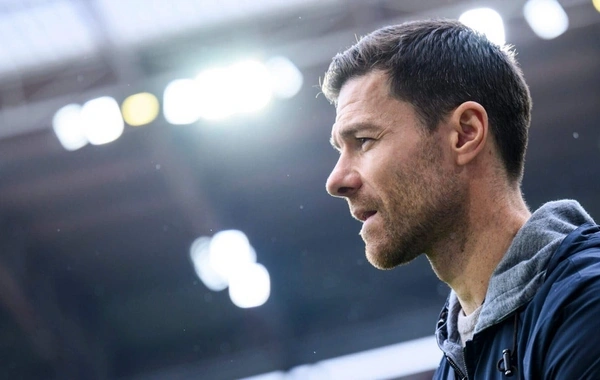 Xabi Alonso karyerasını İngiltərə Premyer Liqasında davam etdirə bilər
