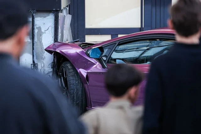 Rusiyada milyarderin oğlu "Lamborghini" ilə yaşayış binasına çırpıldı: Xəsarət alanlar var - FOTO