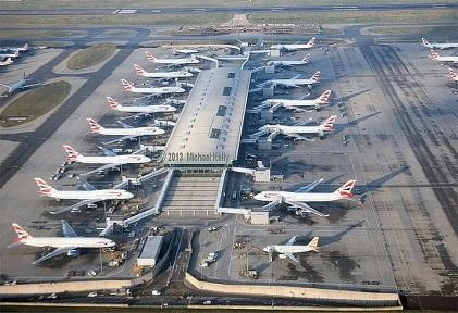 Britaniya hava limanlarında nasazlıq: yüzlərlə reys gecikir