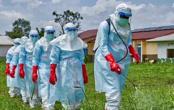 Ebola yenidən dünyanı qorxudur: Minlərlə insan risk altındadır