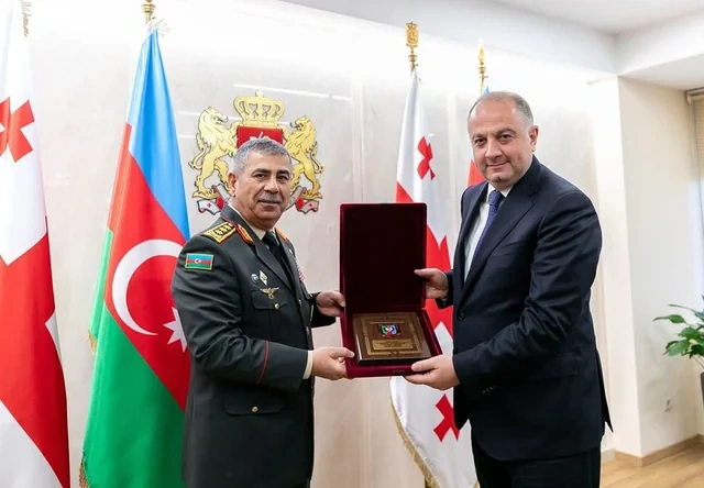 Azərbaycan və Gürcüstan müdafiə nazirləri görüşüb - FOTO