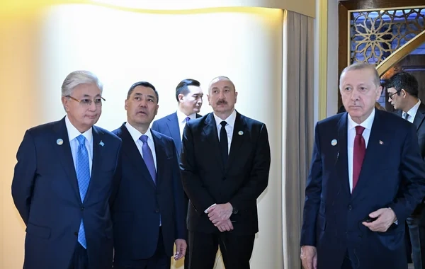 İlham Əliyev və TDT-nin qeyri-rəsmi Zirvə görüşünün digər iştirakçıları Türküstanda bir sıra mədəni məkanlarla tanış olublar - FOTO