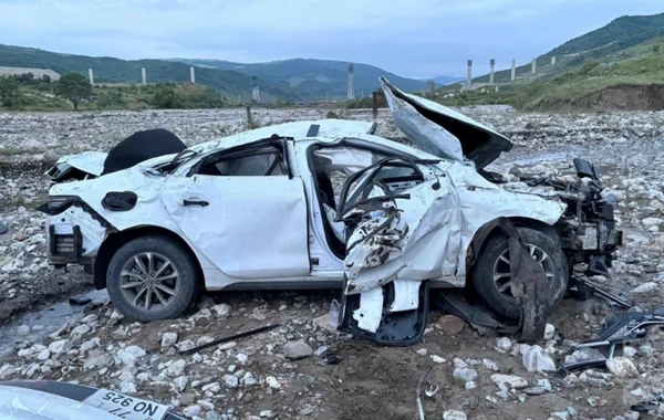 Ağsuda DƏHŞƏTLİ QƏZA: Ölənlər və xəsarət alanlar var - FOTO