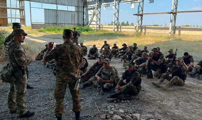 Britaniya Ermənistanda hərbi kadrlar hazırlayır - Foto