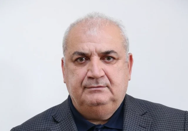 "Sanki hər kəs "necə qəliz sual hazırlaya bilərəm?" yarışına girir" - İmtahanlar niyə çətinləşdirilir?