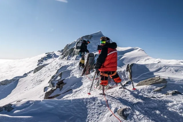 46 yaşlı hərbçi dünya rekorduna imza atdı: İki ayağı olmayan ilk alpinist - FOTO