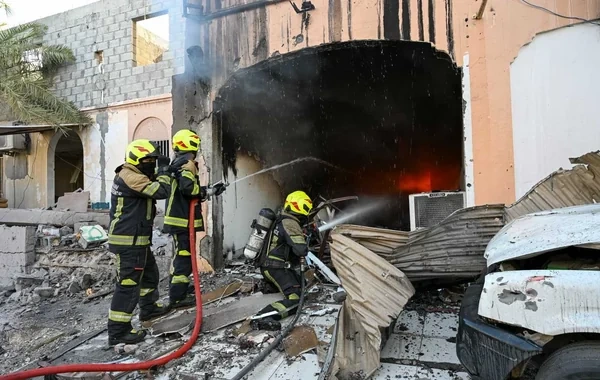 İran PUA-sı Manamada vuruldu: Xəsarət alan var - FOTO