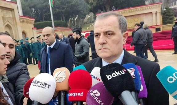 AZAL təyyarəsi ilə bağlı gözləntilərimiz... - Nazir