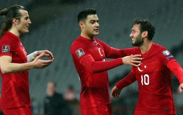 Türkiyə millisinin üzvü Bundesliqa təmsilçisi ilə uzunmüddətli müqavilə imzaladı - FOTO
