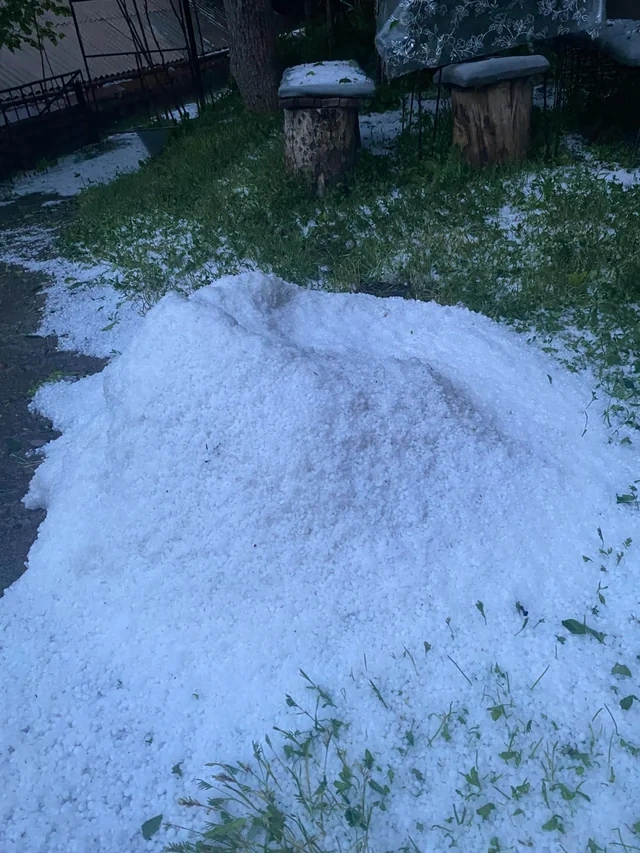 Şahbuz rayonunun Kükü kəndinə dolu düşüb - VİDEO