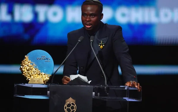 Bukayo Saka "Qızıl top" mərasimində 14 yaşlı ruandalı uşağın hekayəsini danışdı - Foto