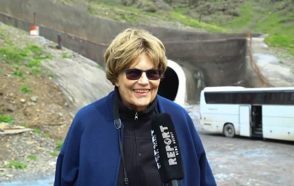 Almaniyadan olan səyyah: "Qarabağ tikinti işlərinin templəri və ənənələrin qorunması ilə heyran edir"