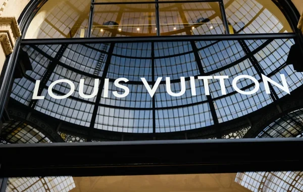 "Louis Vuitton" Çinin dövlət qurumunu məhkəməyə verib
