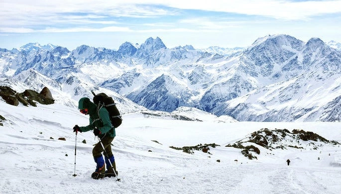 Elbrusa çıxan iki alpinist öldü, 4-ü itkin düşdü