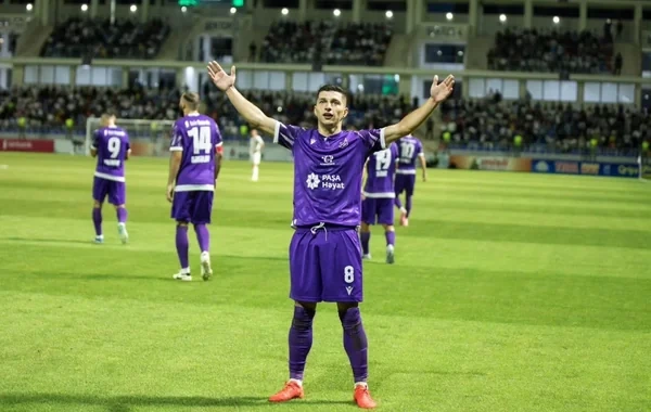 Meydandan qovuldu, şüşəni sındırıb xəstəxanalıq oldu: "Sumqayıt"ın futbolçusu karyerasını bitirəcək? - RƏSMİ AÇIQLAMA