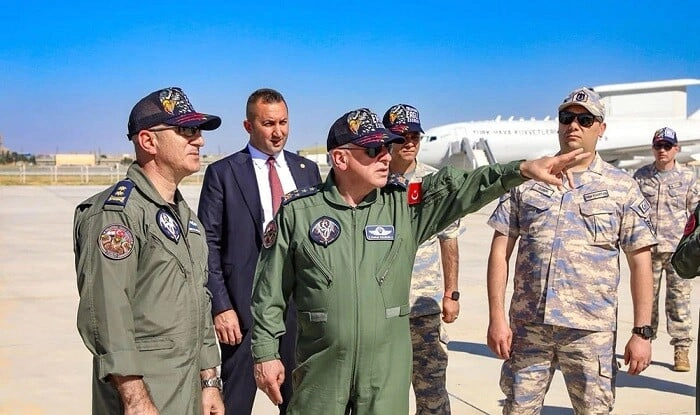 Azərbaycan HHQ komandanı Türkiyədə səfərdədir