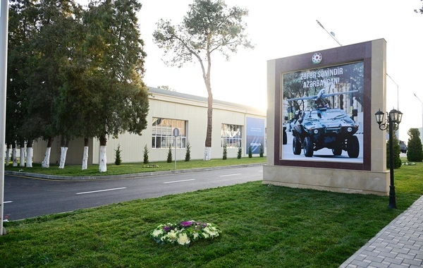 İlham Əliyev Tərtər elektromexanika zavodunun yenidənqurmadan sonra açılışında iştirak edib