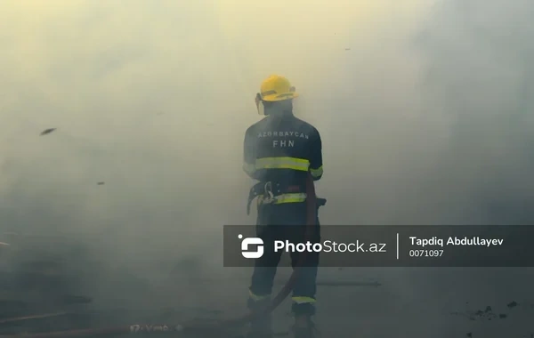 Sumqayıtda yaşayış binasında PARTLAYIŞ OLUB - FOTO