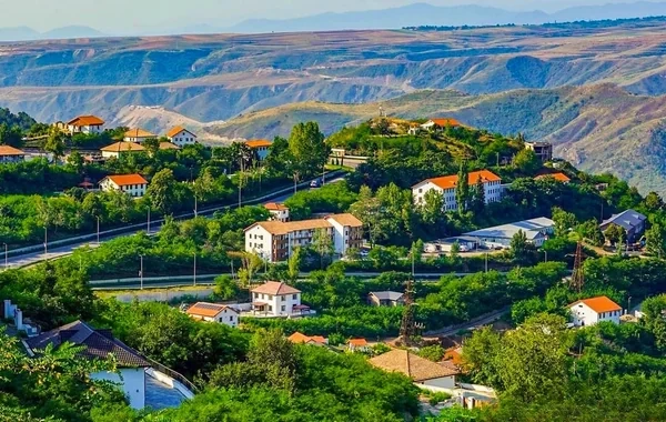 Azad edilmiş ərazilərdə neçə yaşayış məntəqəsi qazla təmin olunur?