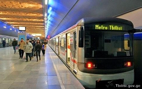 Tiflisdə elektrik kəsildi: Metronun fəaliyyəti dayandırıldı