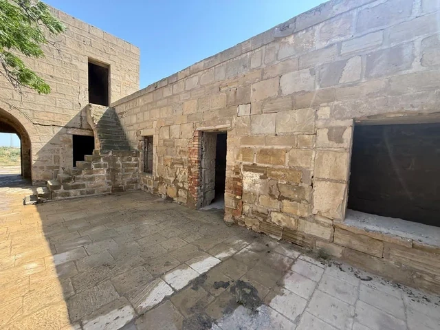 Tarixi karvansaraya qanunsuz müdaxilənin qarşısı alınıb - FOTO