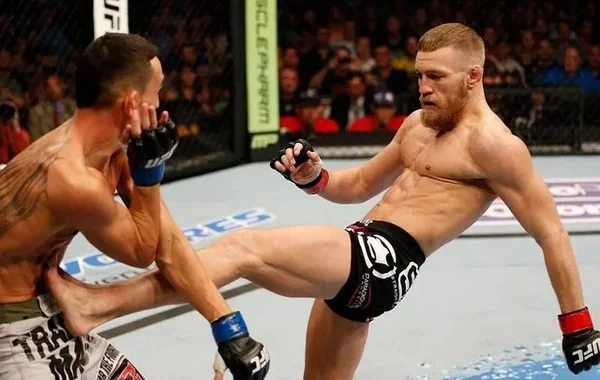 UFC-də ilin revanşı: Makqreqor və Hollouey 13 ildən sonra yenidən üz-üzə