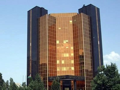 Bank sistemindən kənar pul köçürmələrinin həcmi kəskin artdı