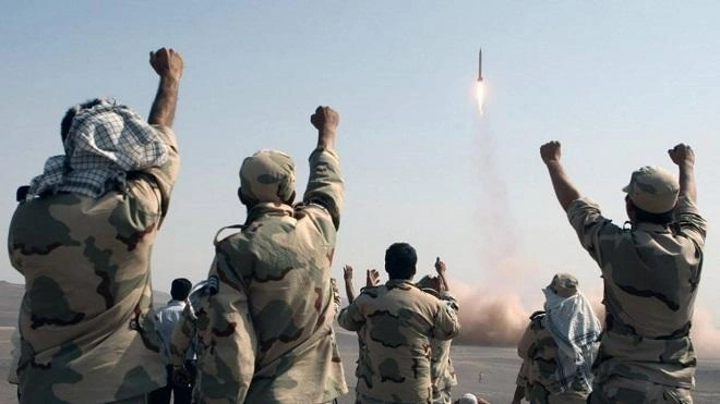İordaniya İranın üç raketini vurdu