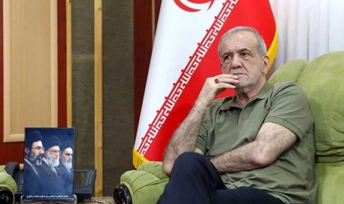 Zəka baxımından heç bir xalqdan geri qalmırıq - Pezeşkian