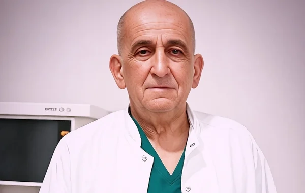 Azər Əkbərli vəfat etdi