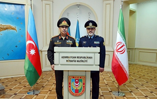 Azərbaycan və İran müdafiə nazirləri Bakıda görüşdülər